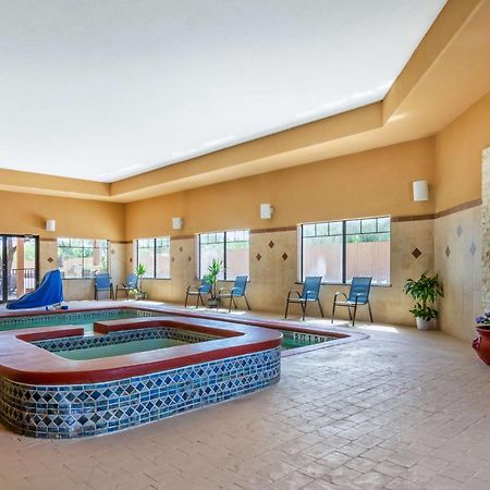 Best Western Plus Lytle Inn And Suites Exterior foto