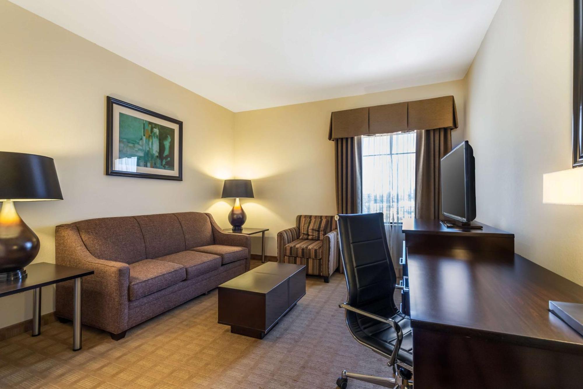 Best Western Plus Lytle Inn And Suites Exterior foto
