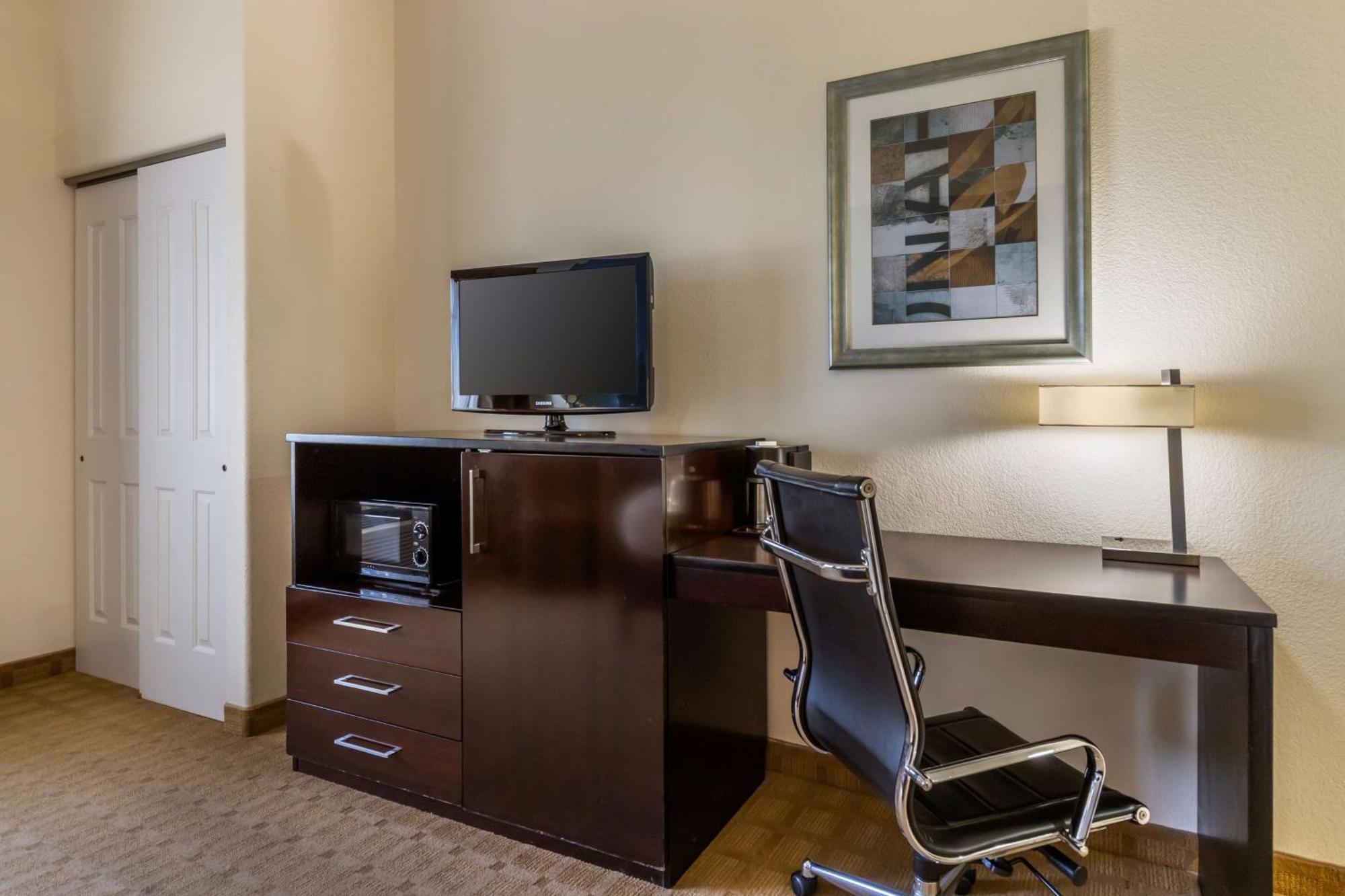 Best Western Plus Lytle Inn And Suites Exterior foto